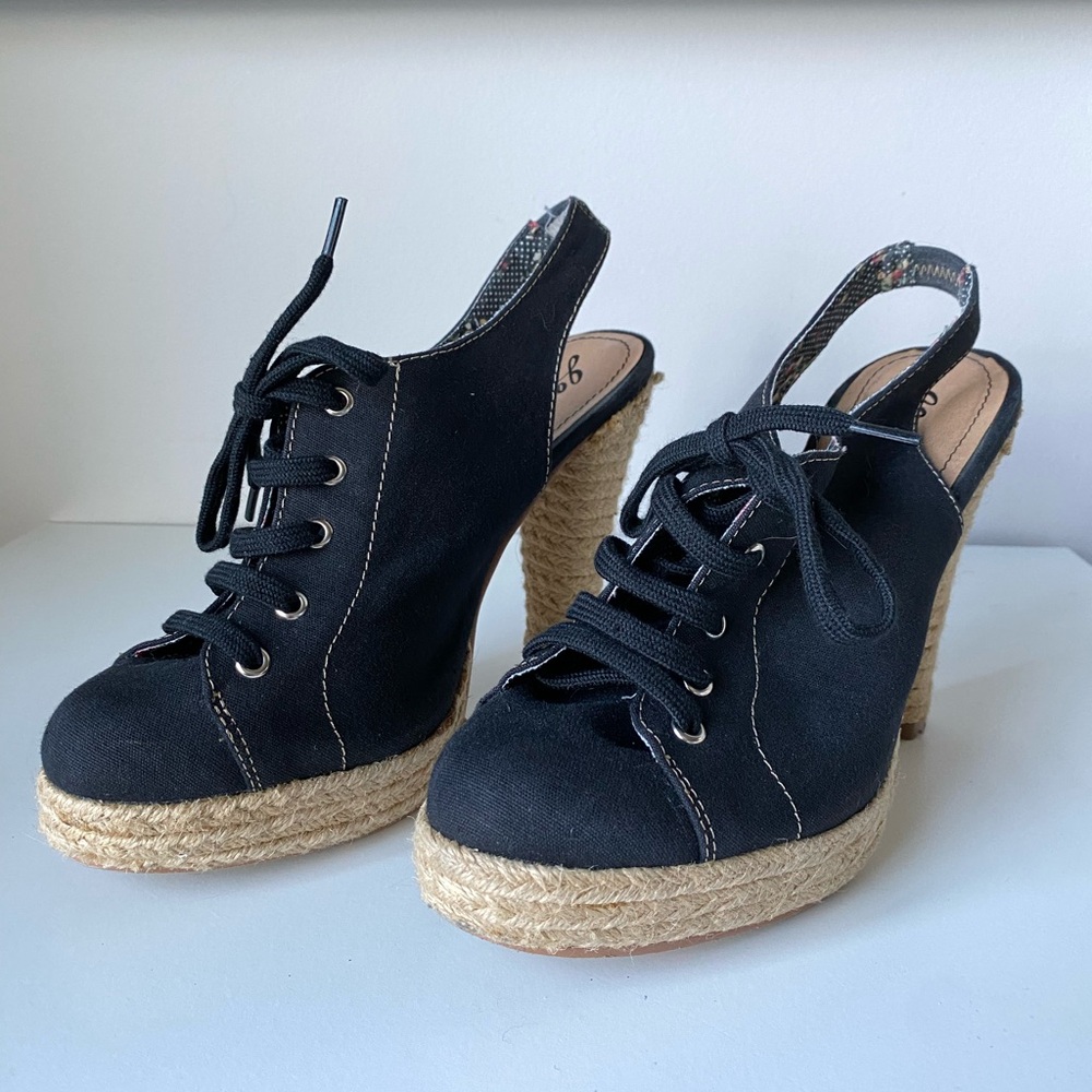 Stylish Black Wedge Sling Back Sandals